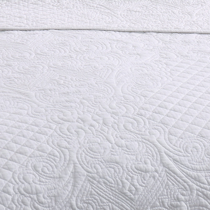 White Cotton Twin Scalloped Quilt Set