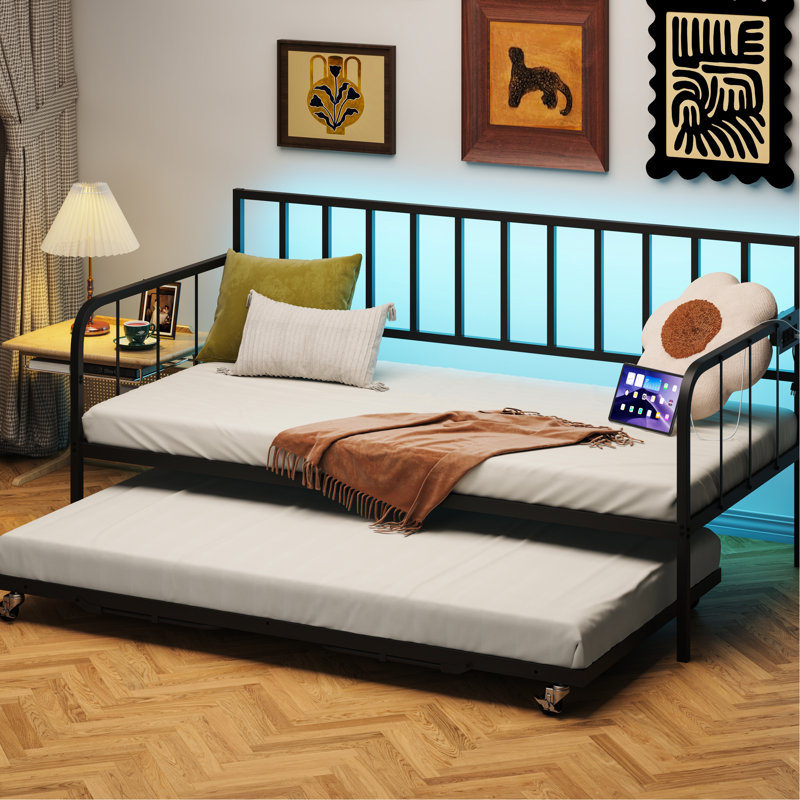 Lit de jour simple avec lit gigogne, structure de lit en métal pour chambre d'amis, peu encombrant, conception esthétique moderne, support robuste, rangement inférieur, installation facile et lattes sophistiquées.