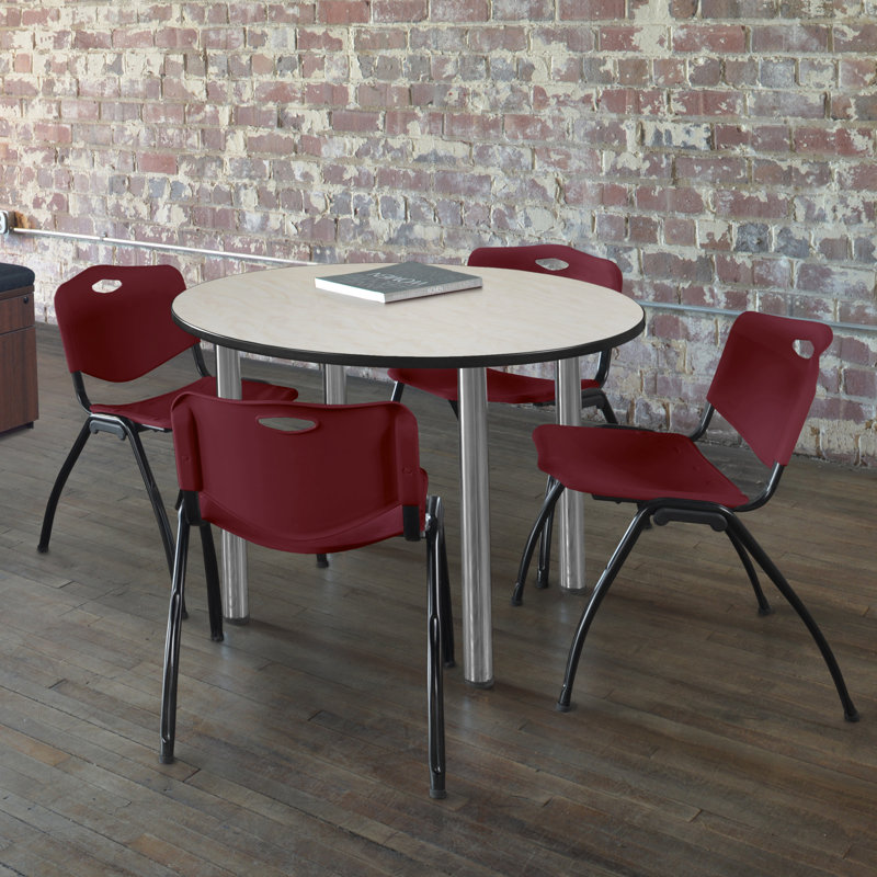 Plateau de table Kee, 4 chaises empilables, H 29 po x l 36 po x P 36 po, Bourgogne, Érable / chrome