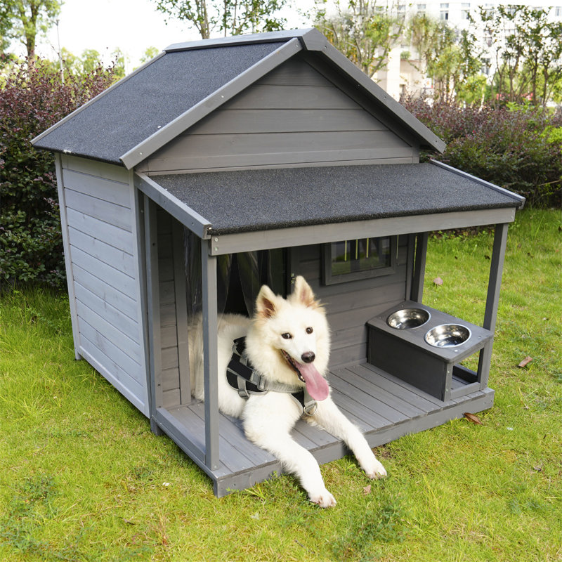 Grande niche pour chien avec balcon