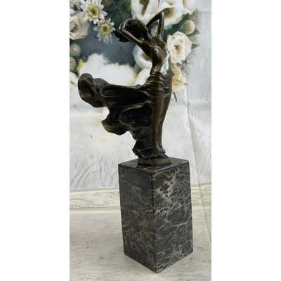 Sculpture femme Anzla