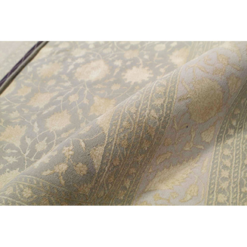 Oriental Area Rug in Beige/Gray