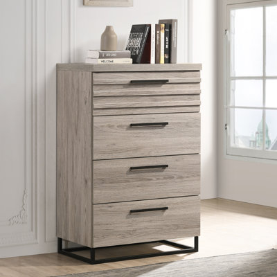 Earvin 29.8'' W 4 - Drawer Dresser
