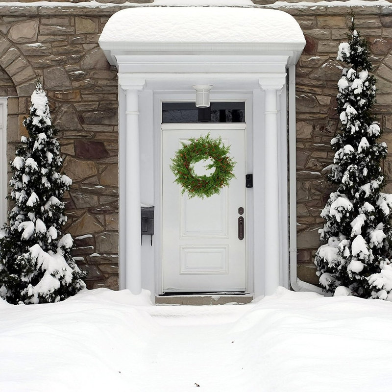 Couronne de Noël en forme d'aiguille de pin avec baies rouges - Vert et rouge - Décoration d'hiver pour porte d'entrée, pour une utilisation intérieure ou extérieure