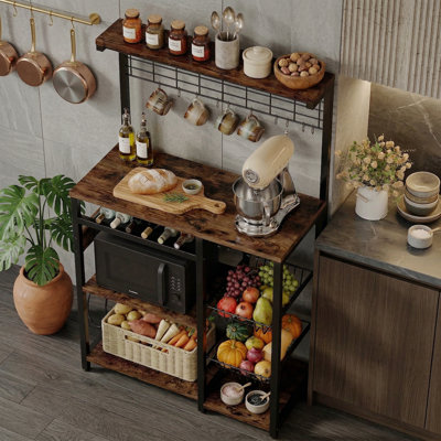 Support de cuisine à 5 niveaux Coffee Bar, couleur brun rétro, avec 3 prises de courant, 2 supports à vin en métal, support de four à micro-ondes.