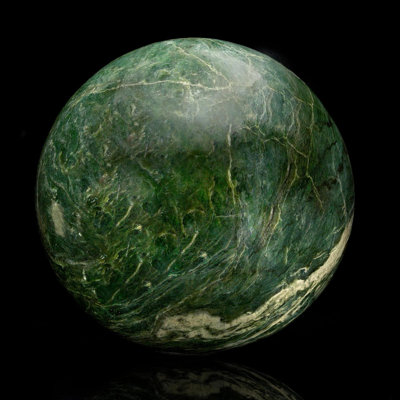 Sphère de jade polie - 65 lb
