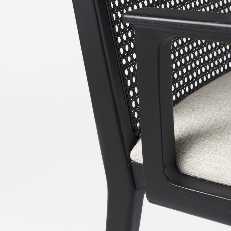 Fauteuil en bois avec siège en tissu crème et dossier en canne de couleur P 18,5 po x l 23 po x H 33,9 po Pennington, Noir