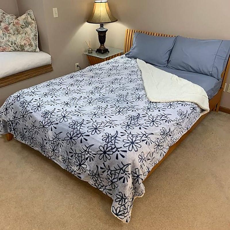 Super Fuzzy, Soft, And Cozy Queen Blanket, Bleu