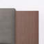 Lit plateforme tapissier de plancher avec tête de lit en bois allongée et tablette de chevet sans sommier-109636237