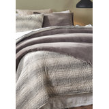 HUGGIN Quilt