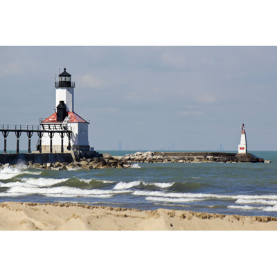 «Herbiorn Chicago Skyline Seen Accross Lake Michigan» par - Photographie sur toile tendue