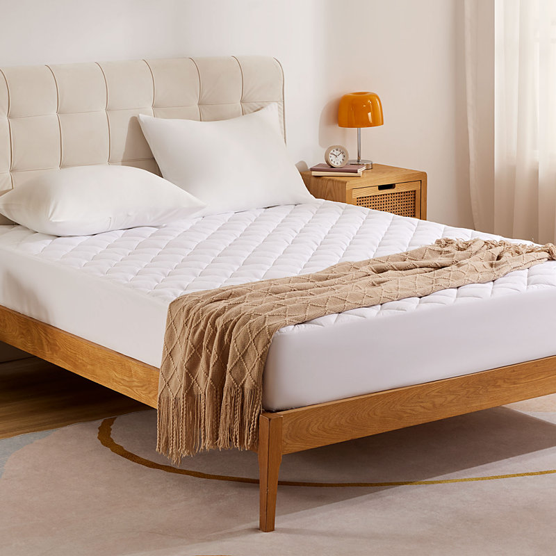 Eslettes 18'' Mattress Pad, Queen