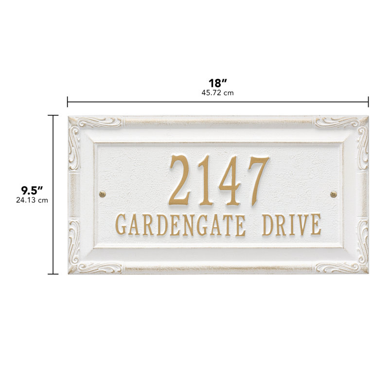 Plaque d'adresse murale sur 2 lignes Gardengate, Blanc / Doré, Oui