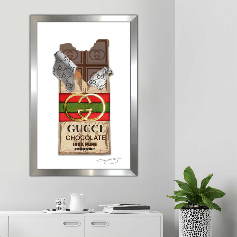 «Craving Gucci (Vertical)» par Jodi - impression, Encadrement argenté, H 49,5 po x l 33,5 po x P 1 po
