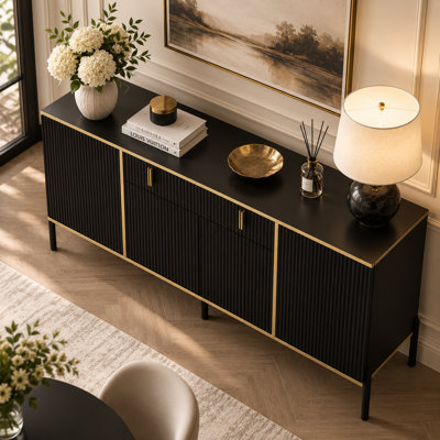 Buffet moderne de 63 po avec pieds et portes cannelées Jenkinsburg, armoire pour vestibule ou salon