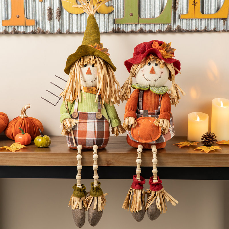 Leah And Ryan Harvest Scarecrows