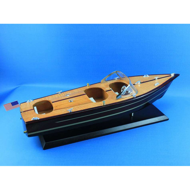 Bateau à trois cockpits