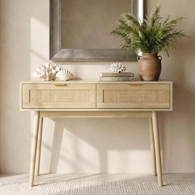 Console en rotin pour entrée, table d'appoint rustique bohème avec porte coulissante, 2 tiroirs et étagère ouverte, idéale pour le salon, le bureau, le corridor ou le mur TV.