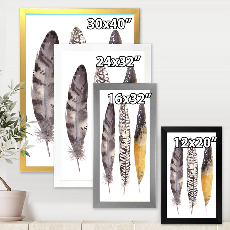 Boho Ethnic Dark Grey Feathers III - cadre photo, impression sur toile, H 32 po x l 24 po x P 1 po, Encadrement argenté
