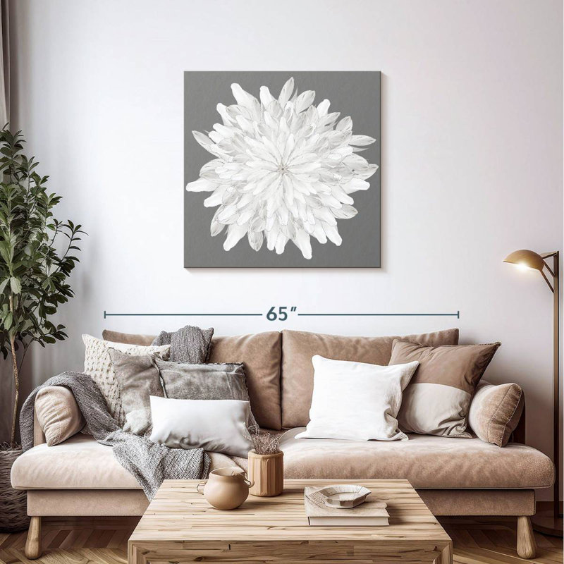 Kerner White Feathers Florette, 36" H x 36" W