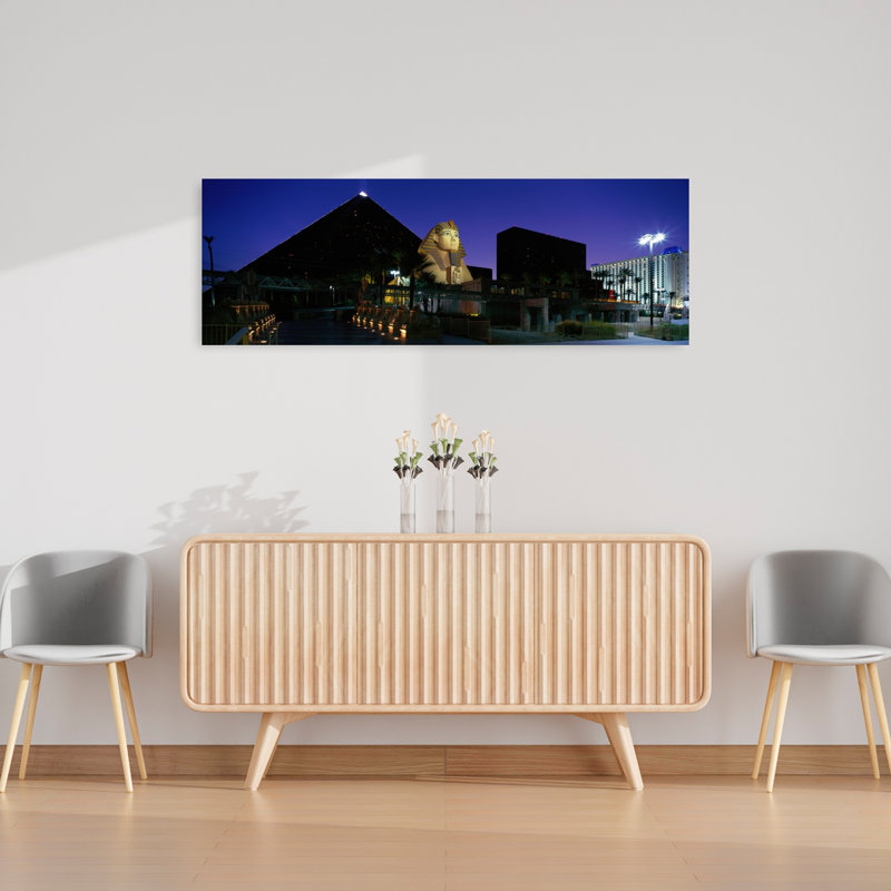 Luxor Hotel Las Vegas, Nevada, architecture contemporaine, art mural, H 48 po x l 16 po