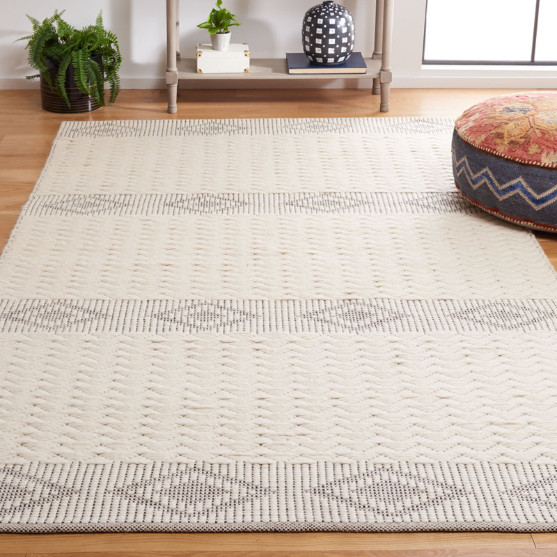 Janequa Hand Woven Wool Geometric Rug, Rectangle 5' x 8'