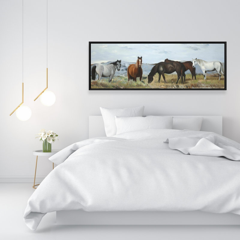 Chevaux mangeant dans la prairie - Toile encadrée 16 po x 48 po