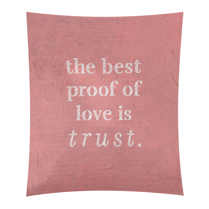 Tapisserie en polyester et citation manuscrite en polyester, H 104 po x l 88 po, Rouge / Blanc