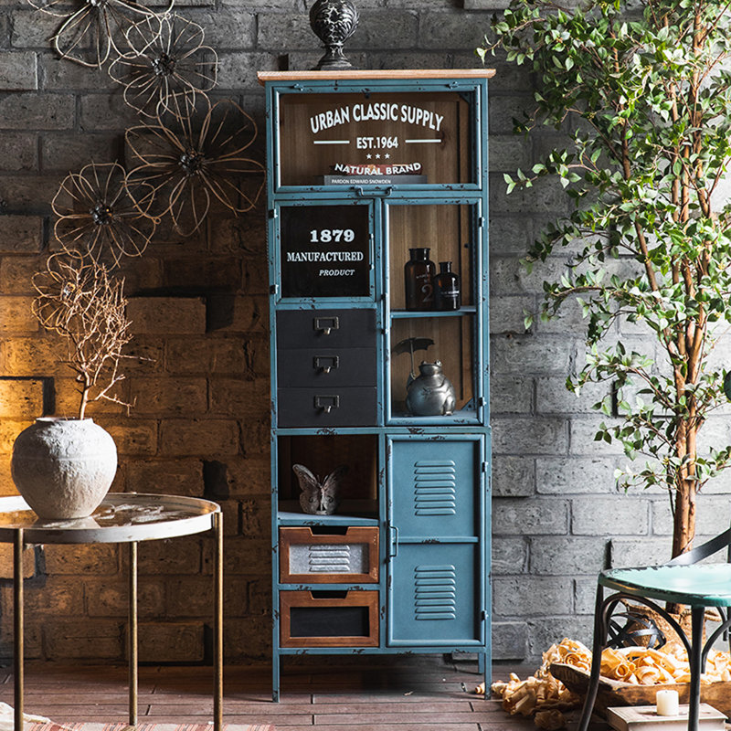 Vitrines en fer bleu + verre trempé