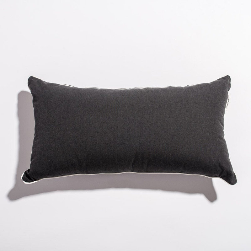 Coussin The Rectangle, Rectangle H 15 po x l 27,6 po, Noir / blanc