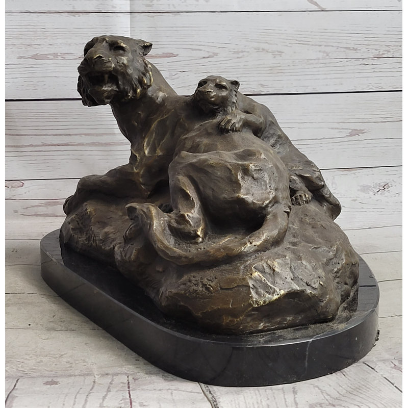 Danyah Figurines & Sculptures