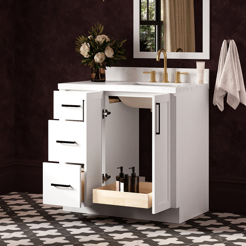 Meuble-lavabo rectangulaire simple de 91 cm (36 po) décalé à droite avec comptoir en quartz blanc de Carrare de 3,8 cm (1,5 po) d'épaisseur.