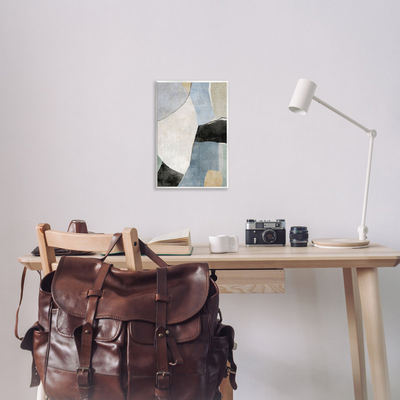 «Cutout Shapes Composition» par Suzanne Nicoll, H 19 po x l 13 po