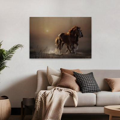 Chevaux sauvages à l'heure dorée, une œuvre d'art contemporaine et éthérée représentant des chevaux au lever du soleil.