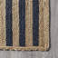 Tapis en jute à rayures inclinées Nalle-248642052