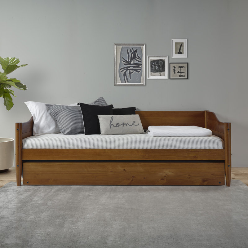 Anayelli Solid Wood Classic Daybed with Trundle, Castanho