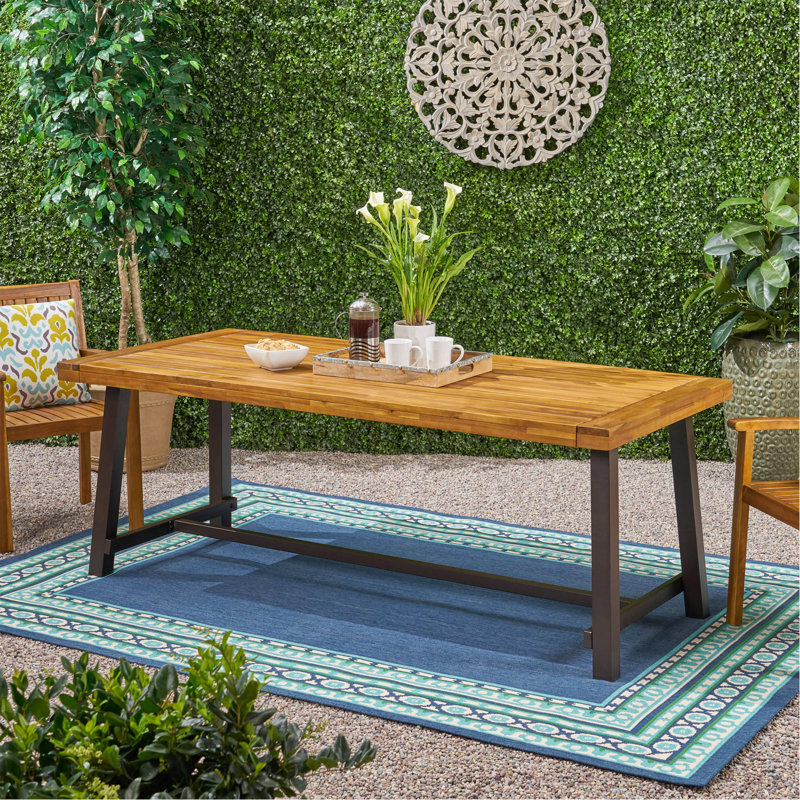 Table de salle à manger d'extérieur