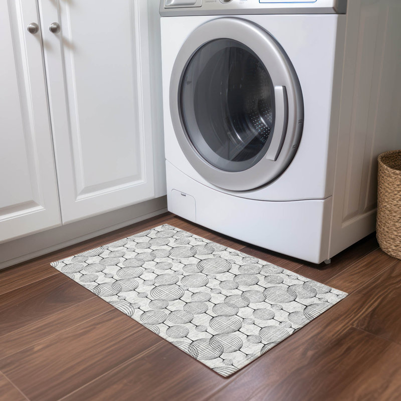 Mahaney Geometric Indoor Rug, Rectangle 1'8" x 2'6"