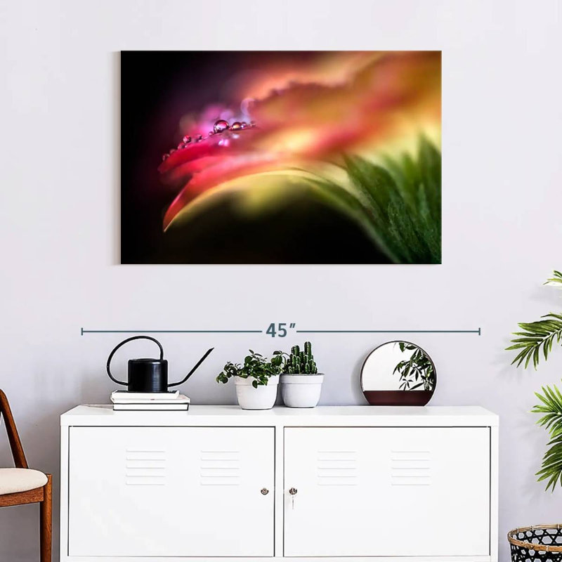 Extreme Dew, 24" H x 36" W