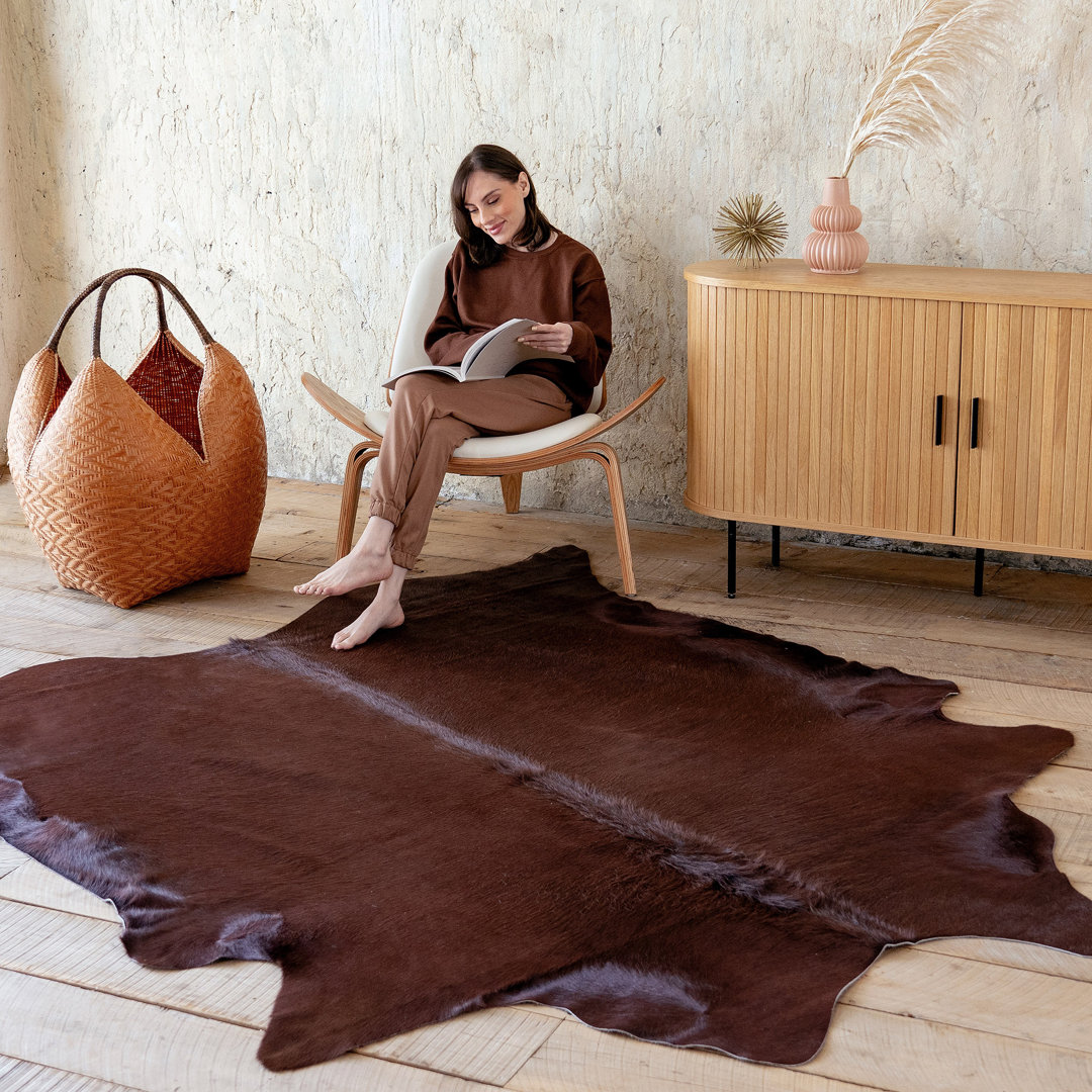 Dyed Brazilian Chocolate Cowhide Rug – Genuine Leather Area Rug Pergamino