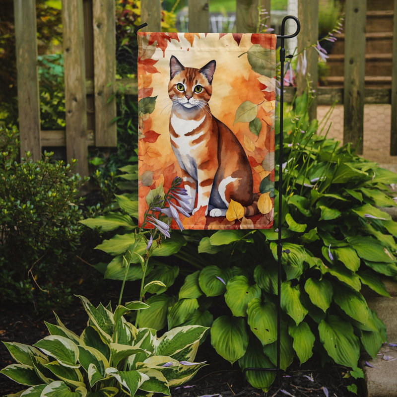 Chat en feuilles d'automne drapeau de jardin, Malaisie