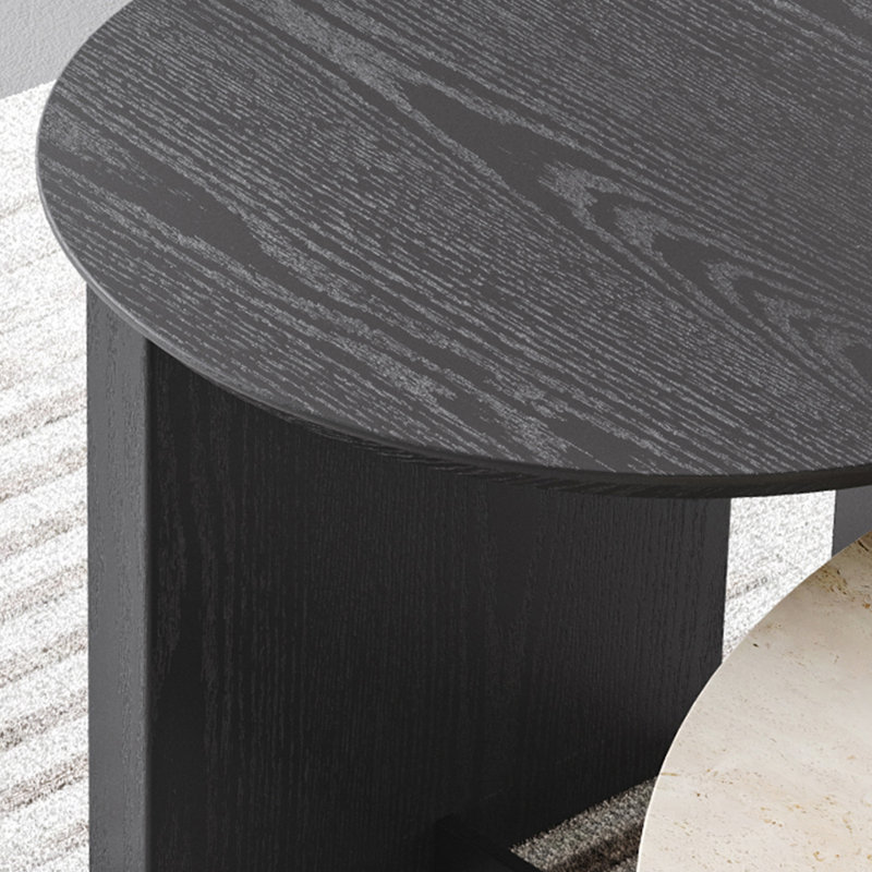 Table basse simple de style crème rétro
