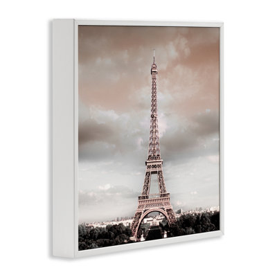 Vue orageuse de la Tour Eiffel, estampe numérique par Danita Delimont