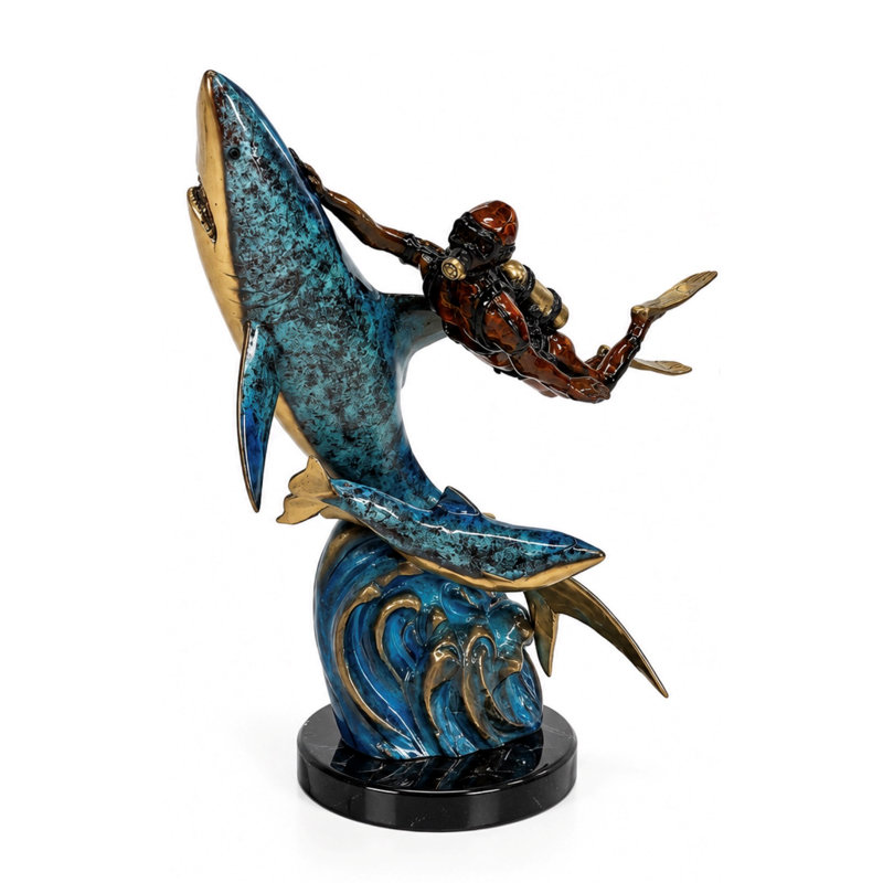 Sculpture No Fear Dessous en bronze coulé