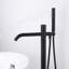 Robinet de baignoire autoportant 304 à fixation au sol en acier inoxydable 304 avec douche à main-136263084