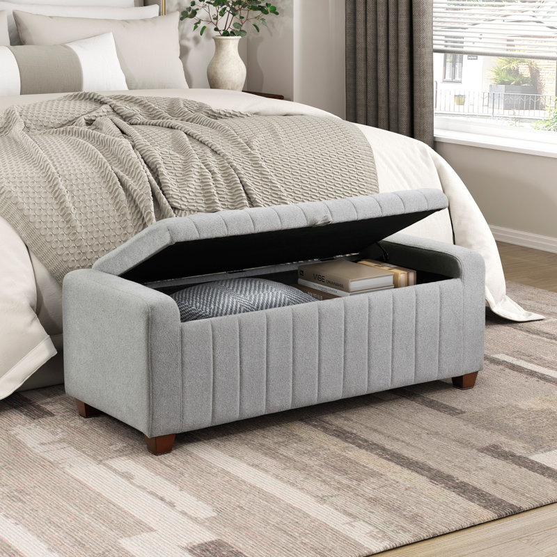 Banc de rangement moderne et contemporain avec rangement intérieur intégré et pieds en bois massif Piedmont, Gris clair