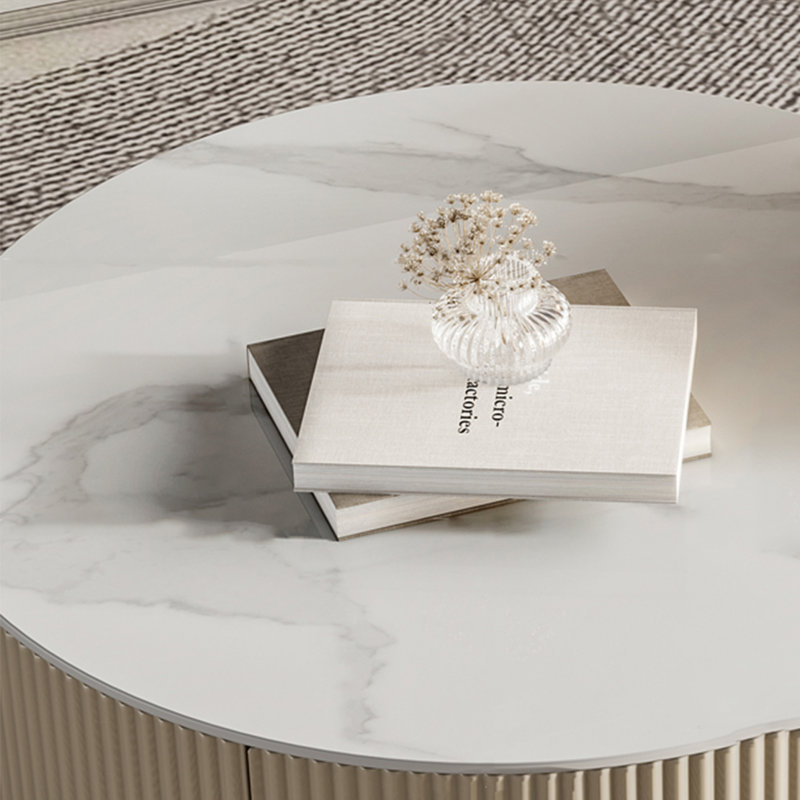 Table ronde légère et luxueuse
