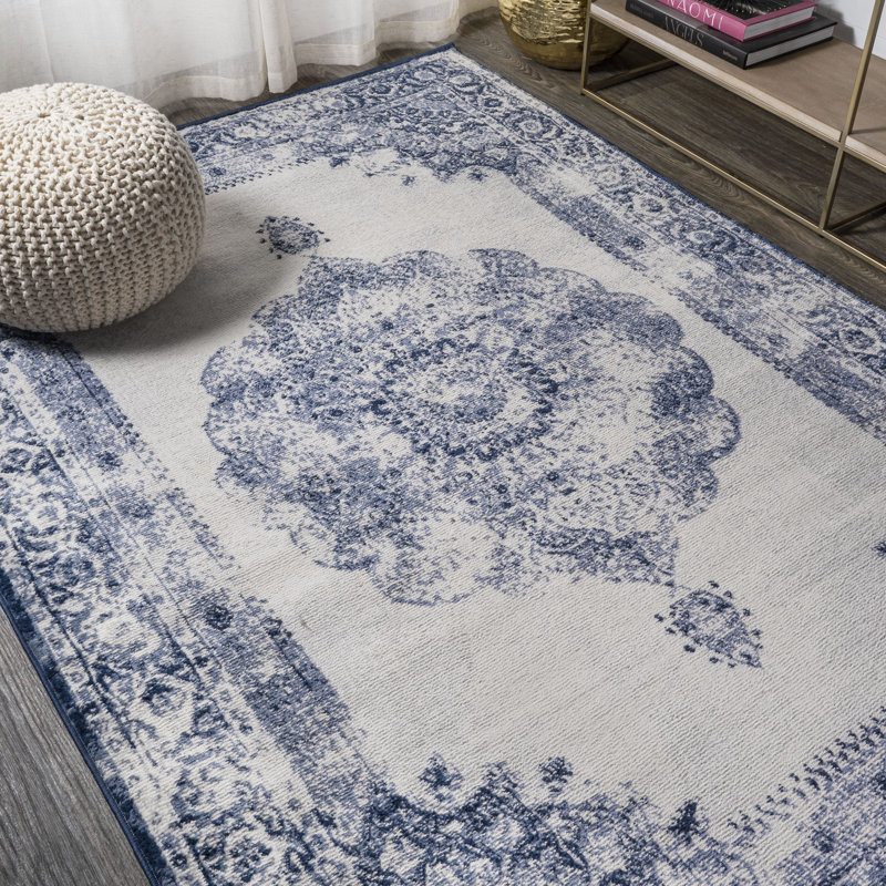 Tapis bleu foncé / ivoire Kernan Cottage Medallion, Rectangle 7 pi 9 po x 10 pi