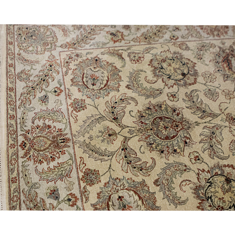 Tapis doré et ivoire de haute qualité noué à la main