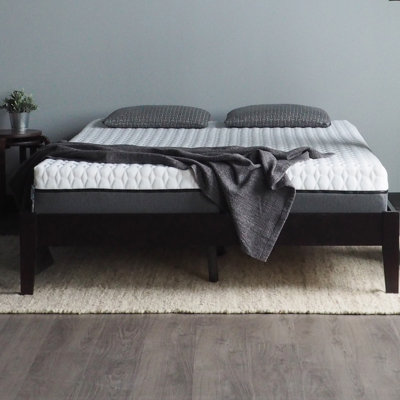 Matelas de soutien moyen Alpha idéal pour les dormeurs changeants